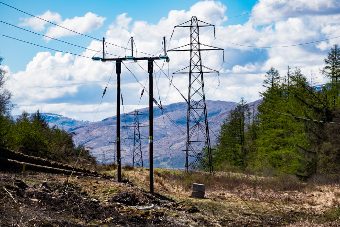 SSE sells 25% stake in transmission business for £1.465bn